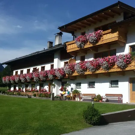 & Urschnerhof 페르티사우